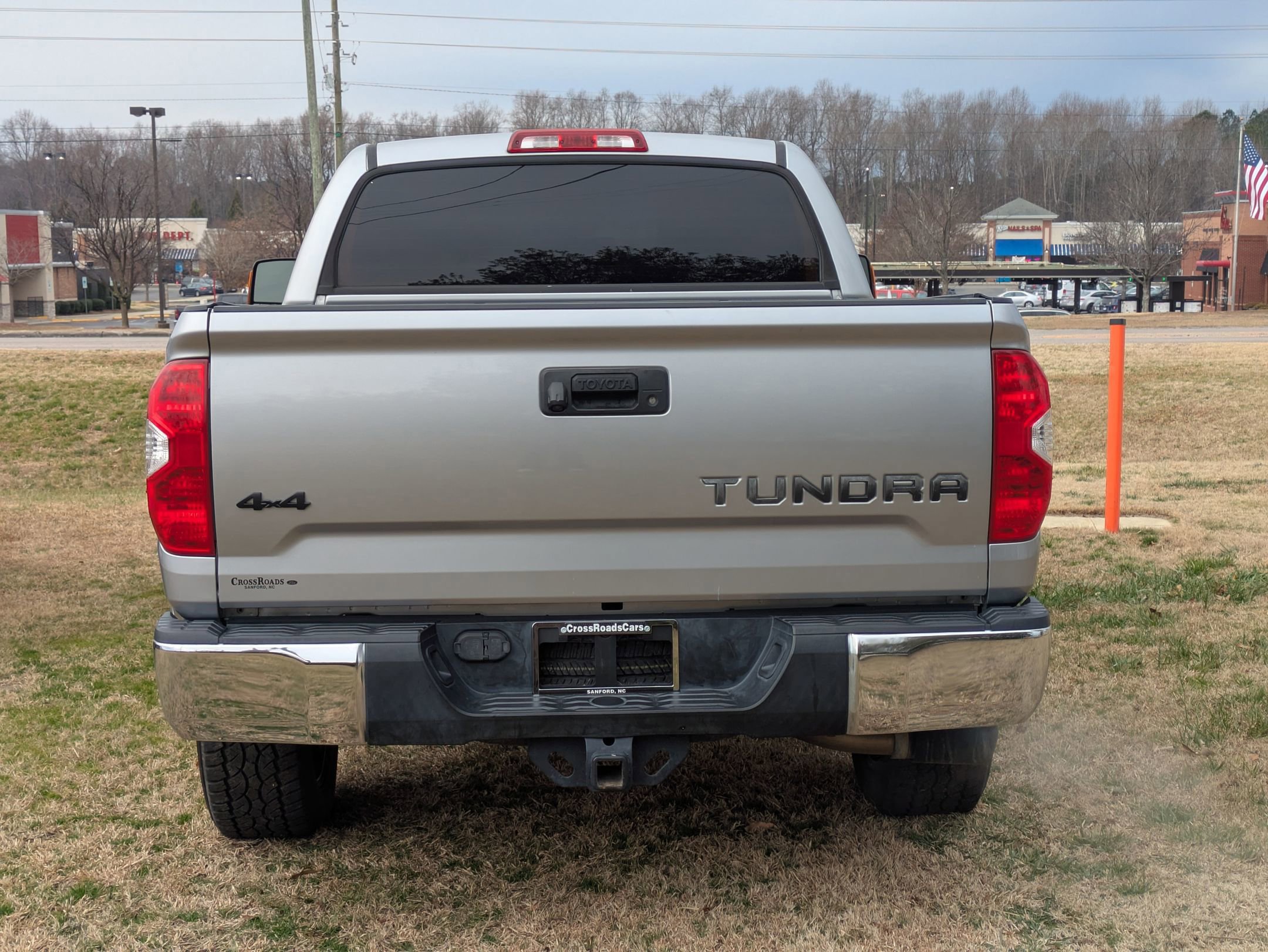 Used 2018 Toyota Tundra SR5 w/ SR5 Upgrade Package image 4