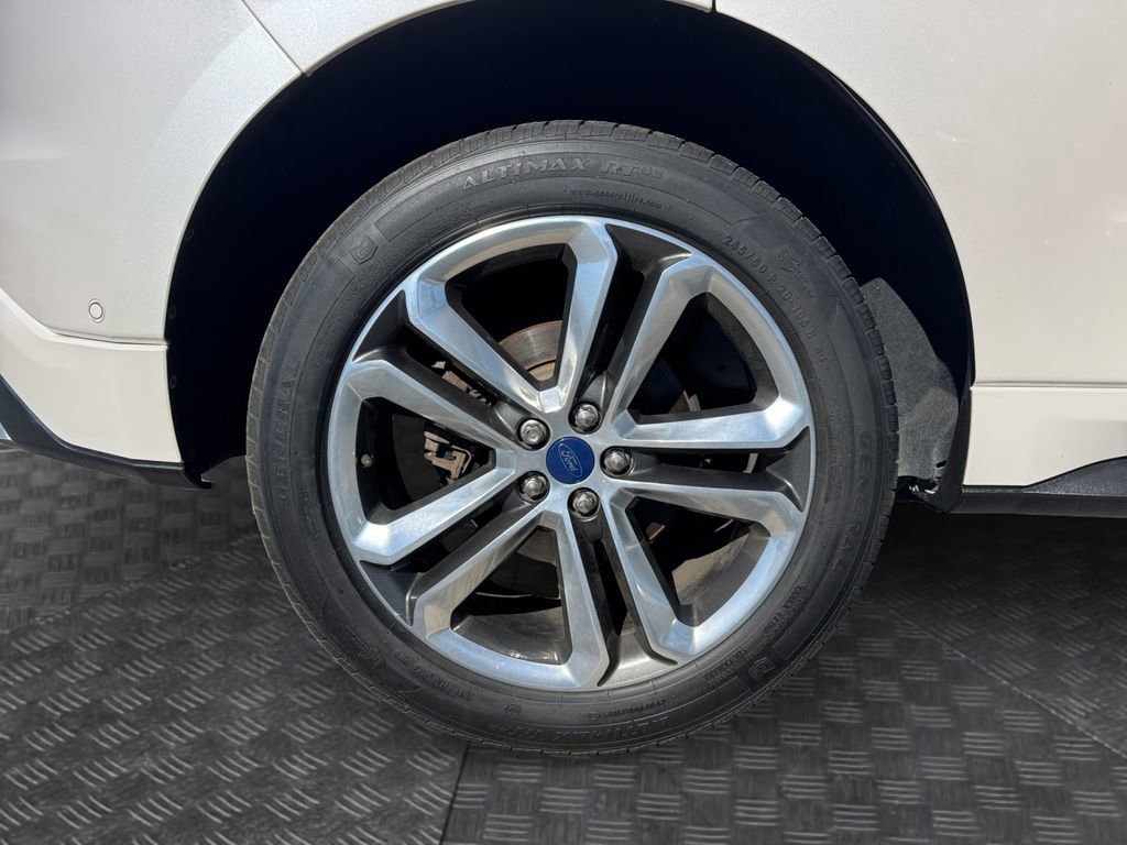 Certified 2018 Ford Edge Sport w/ Equipment Group 401A image 18