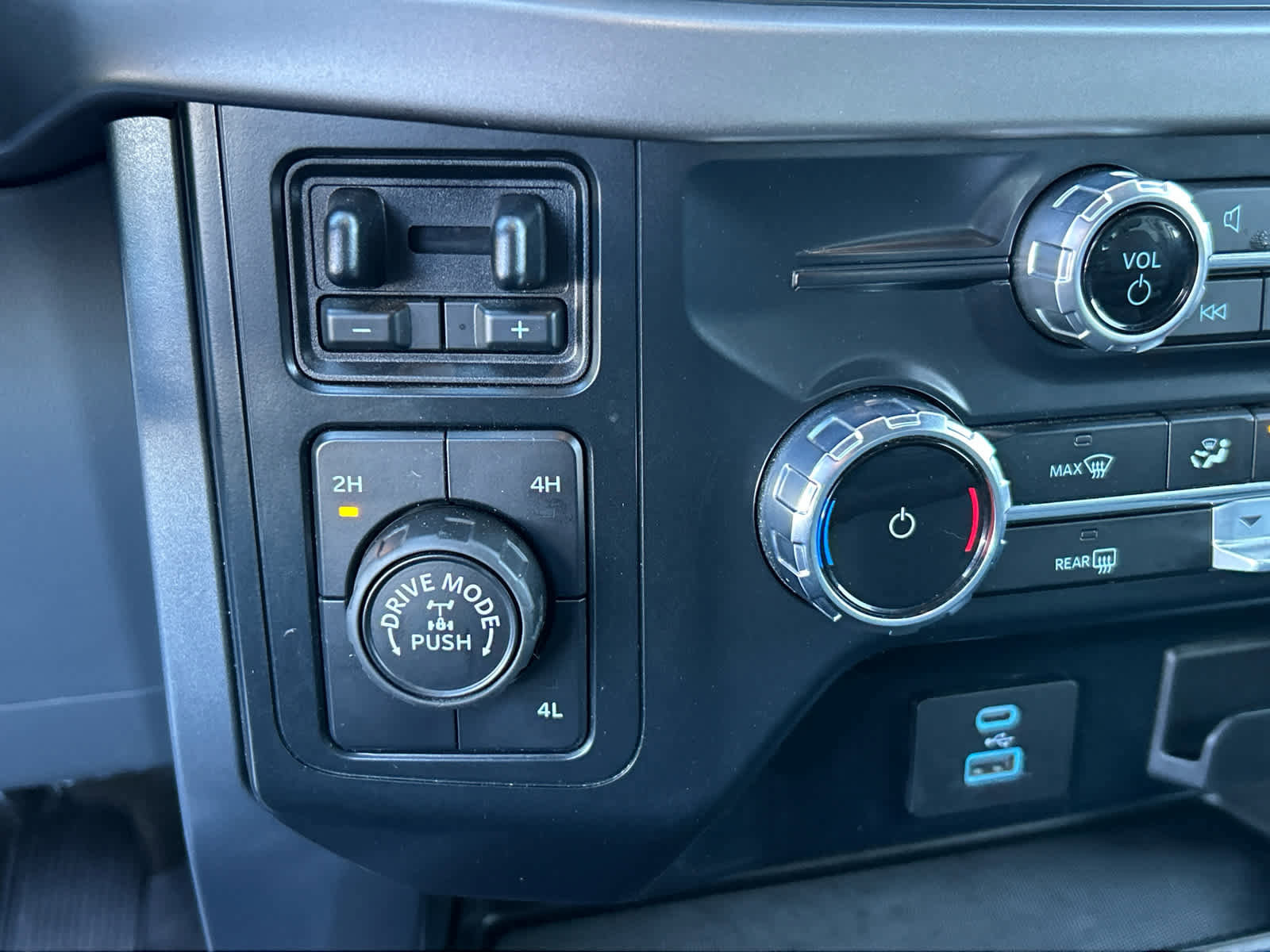 Certified 2024 Ford F150 XLT w/ Tow/Haul Package image 34