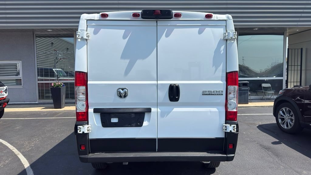 Used 2025 RAM ProMaster 2500 w/ Convenience Group FWD image 6