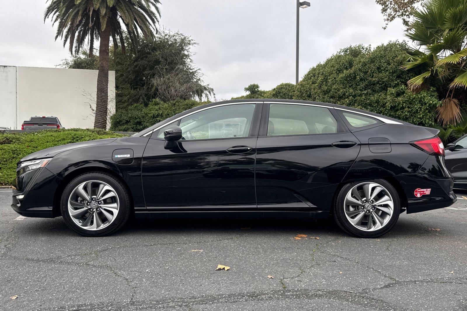 Used 2018 Honda Clarity Touring image 8