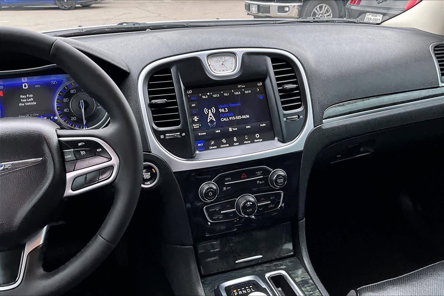 Used 2023 Chrysler 300 Touring L w/ Comfort Group RWD image 7
