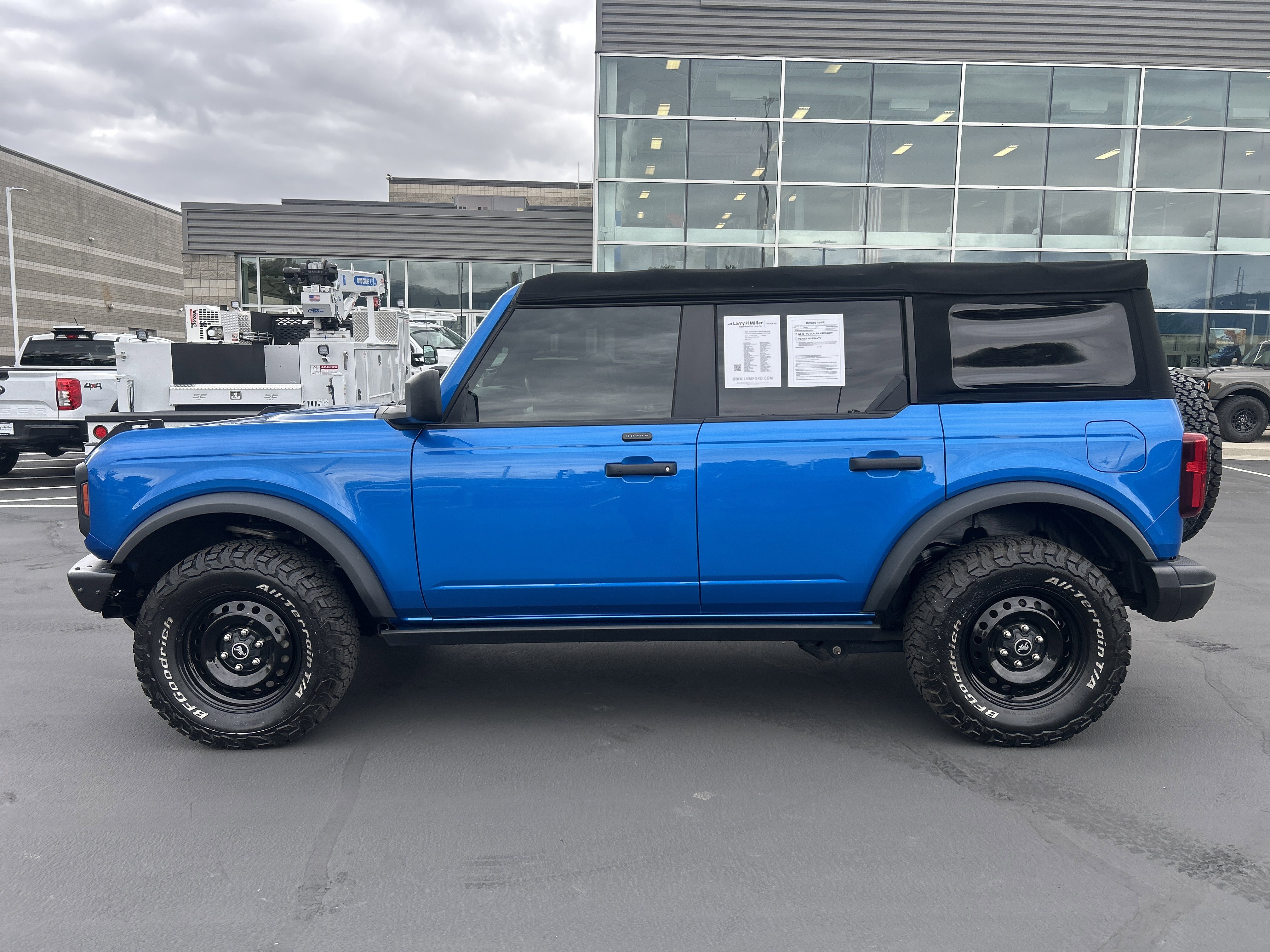 Certified 2021 Ford Bronco Black Diamond AWD/4WD image 2