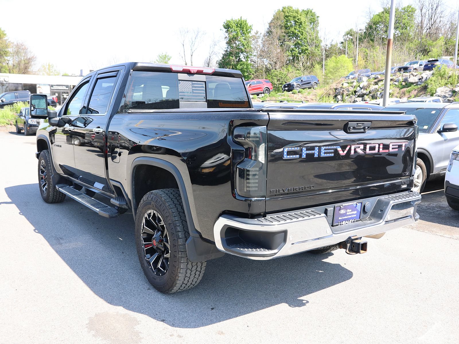 Used 2022 Chevrolet Silverado 2500 LTZ w/ LTZ Plus Package AWD/4WD image 5