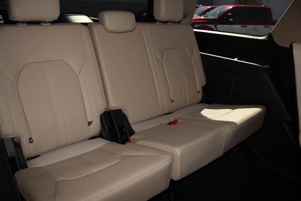 Certified 2024 Ford Expedition Platinum AWD/4WD image 27