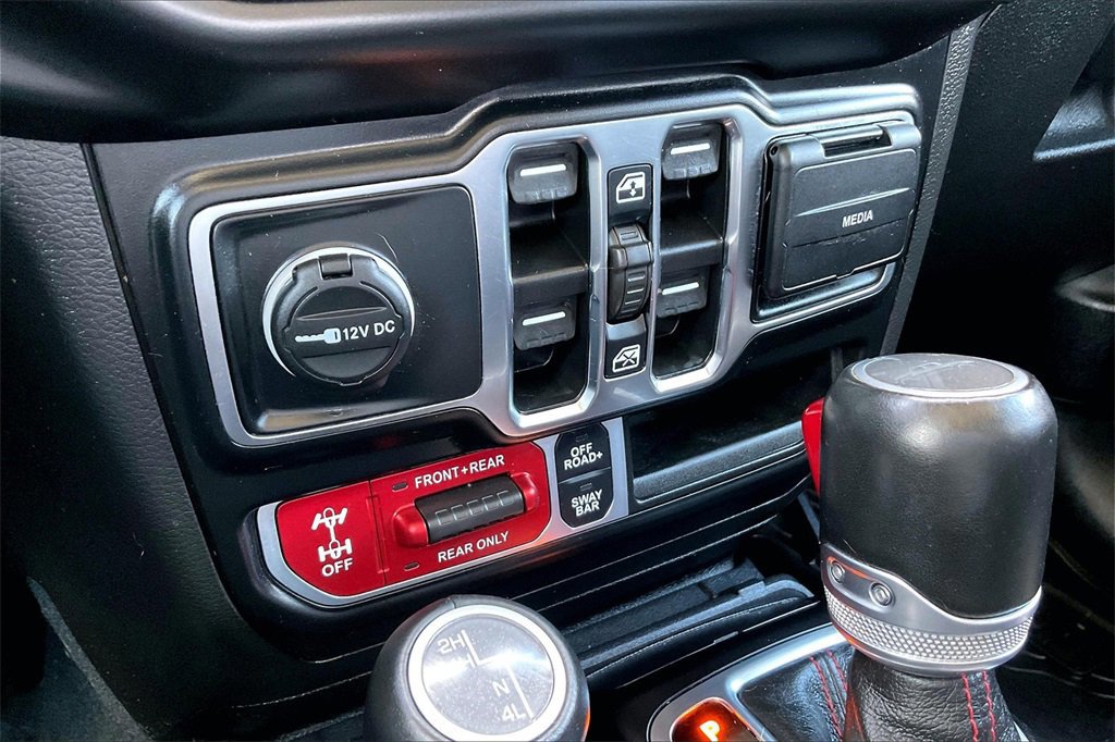 Used 2023 Jeep Gladiator Rubicon w/ Cold Weather Group image 24