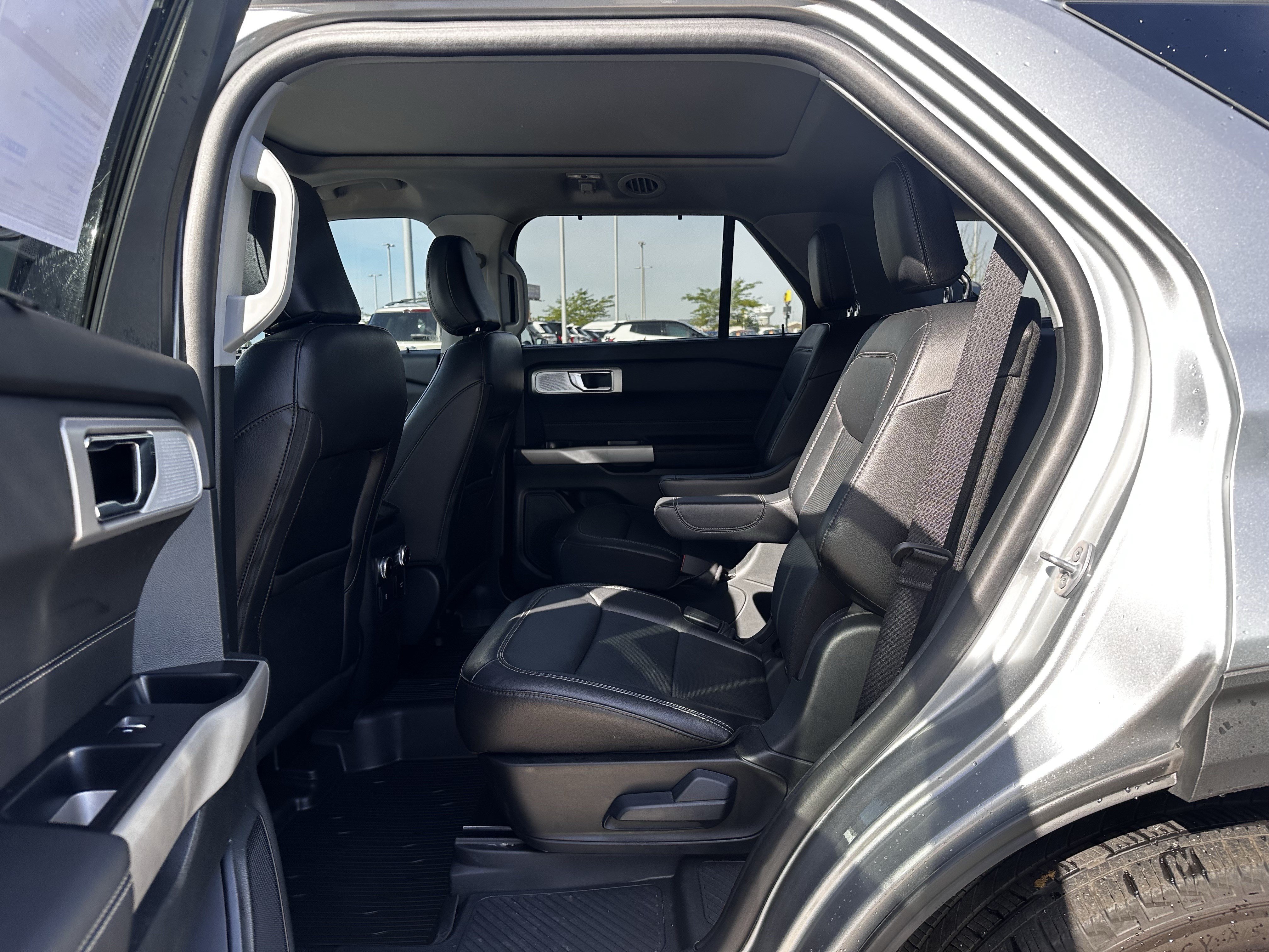 Certified 2024 Ford Explorer Limited w/ Limited Technology Package AWD/4WD image 22