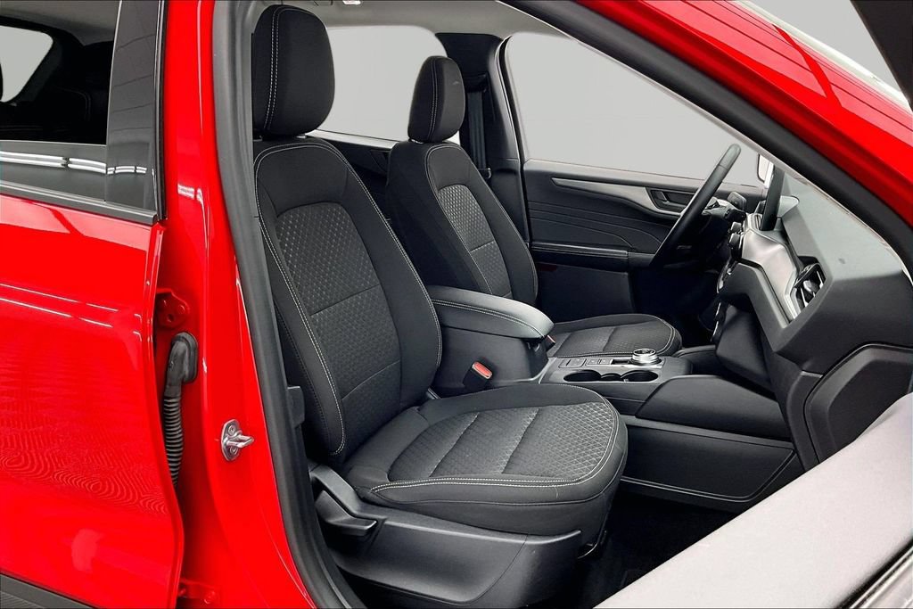 Certified 2024 Ford Escape Active w/ Cold Weather Package FWD image 7