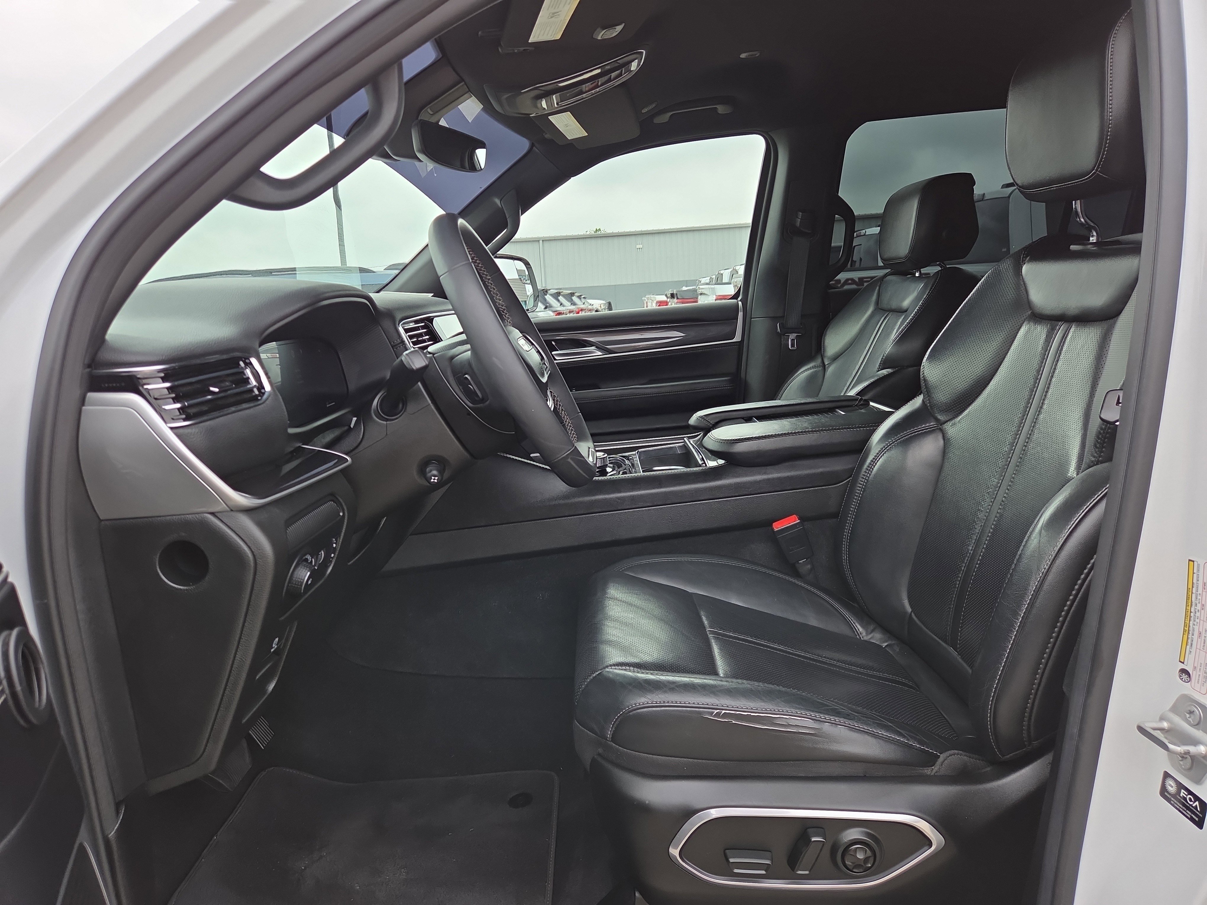 Used 2022 Jeep Wagoneer Series I RWD image 10