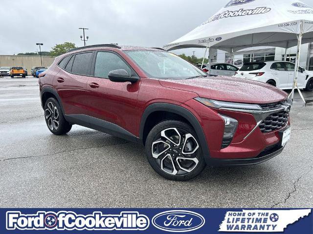 Used 2025 Chevrolet Trax RS w/ Driver Confidence Package FWD image 2