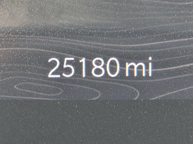 Used 2023 Jeep Grand Cherokee Laredo AWD/4WD image 23