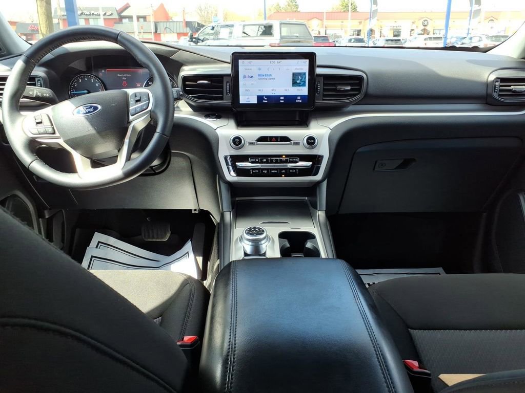 Certified 2023 Ford Explorer XLT image 13