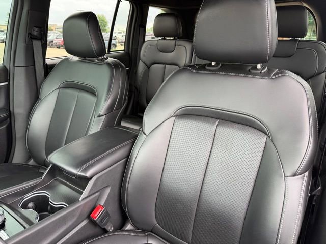 Used 2024 Jeep Grand Cherokee Limited w/ Luxury Tech Group II image 11