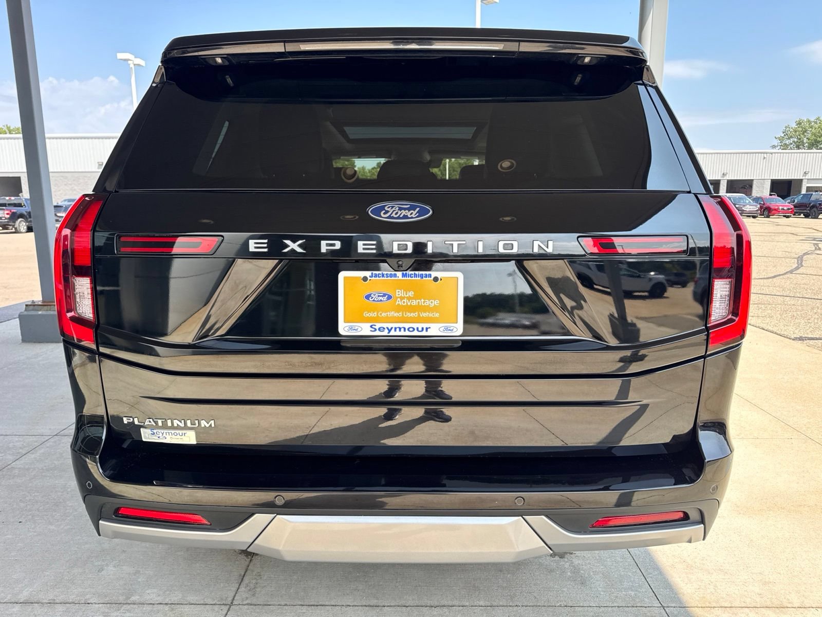 Certified 2025 Ford Expedition Platinum w/ Driver's Package AWD/4WD image 6