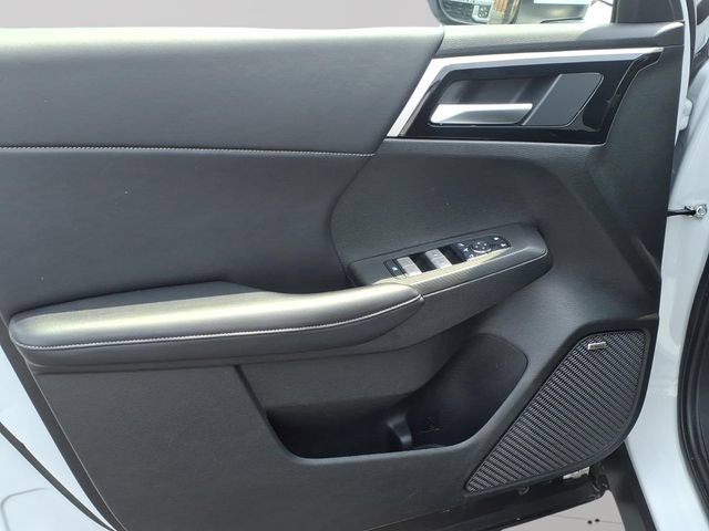 Used 2025 Mitsubishi Outlander SE AWD/4WD image 8