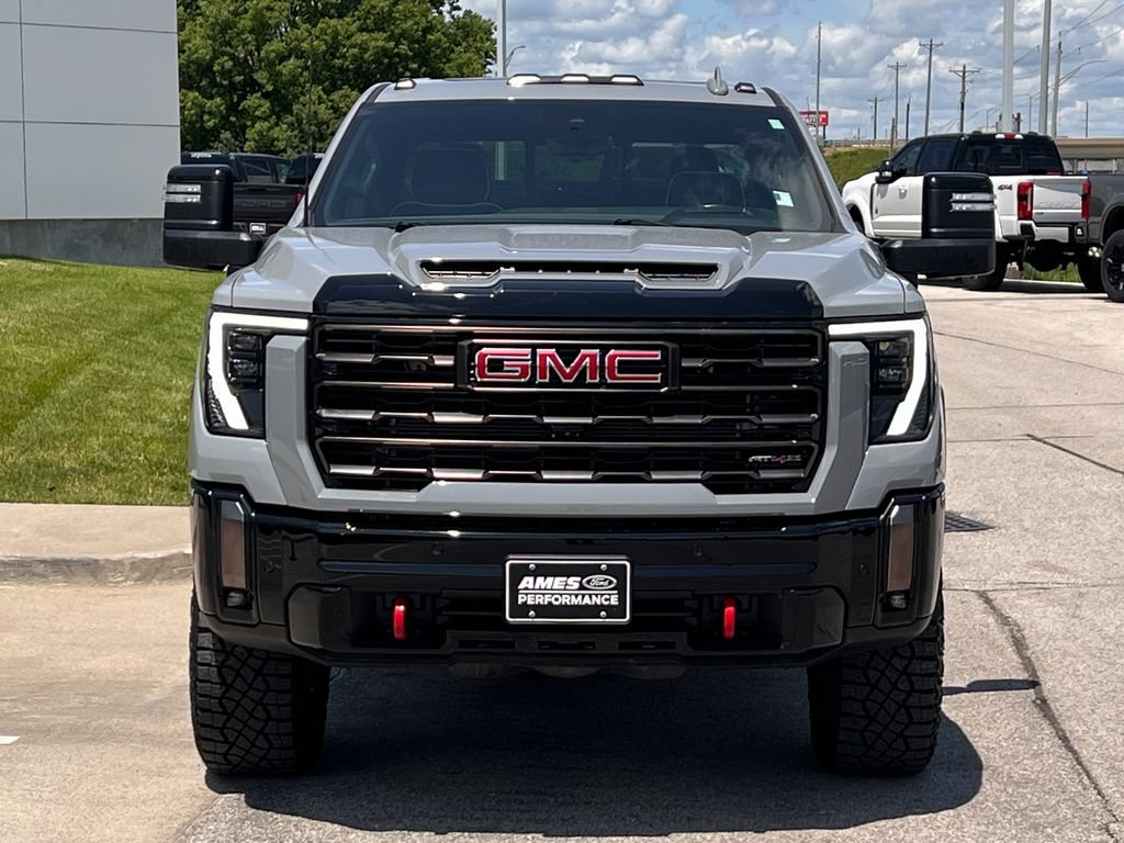 Used 2024 GMC Sierra 2500 AT4X AWD/4WD image 8