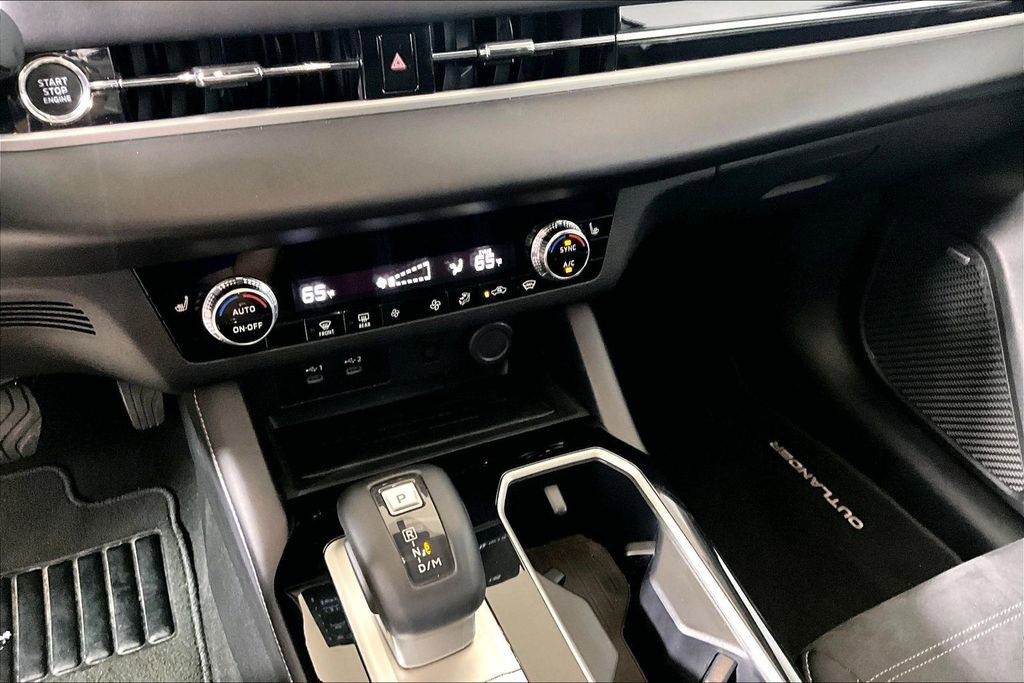 Used 2025 Mitsubishi Outlander SE AWD/4WD image 26