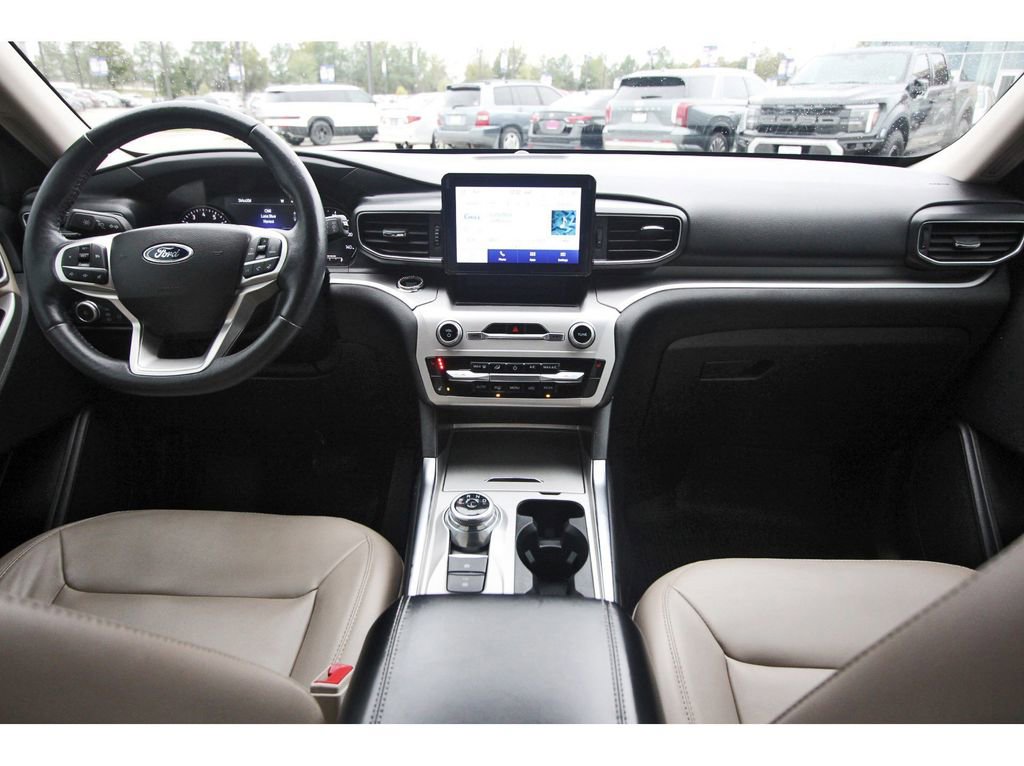 Certified 2022 Ford Explorer XLT w/ Equipment Group 202A image 12