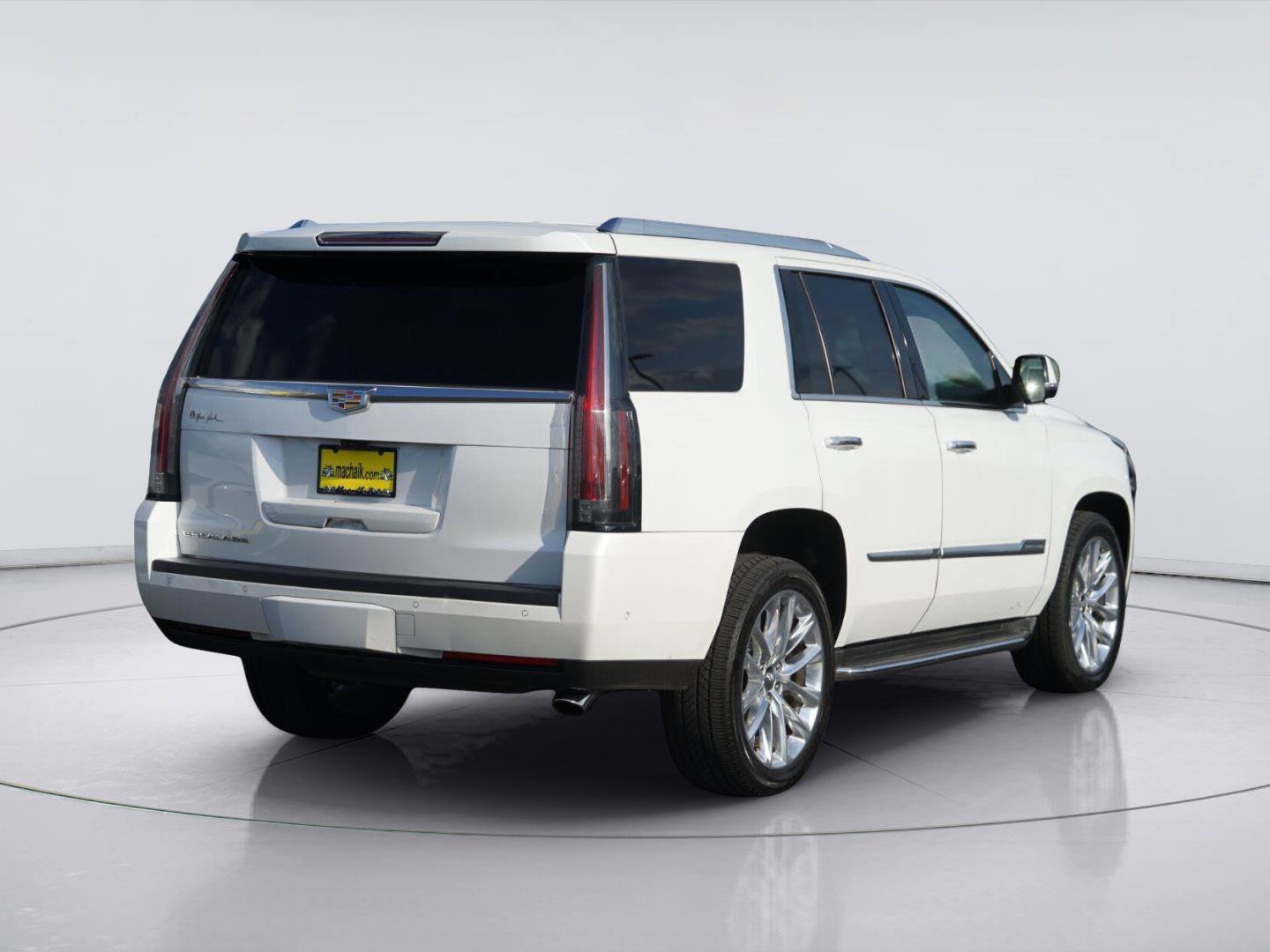 Used 2017 Cadillac Escalade Luxury RWD image 6