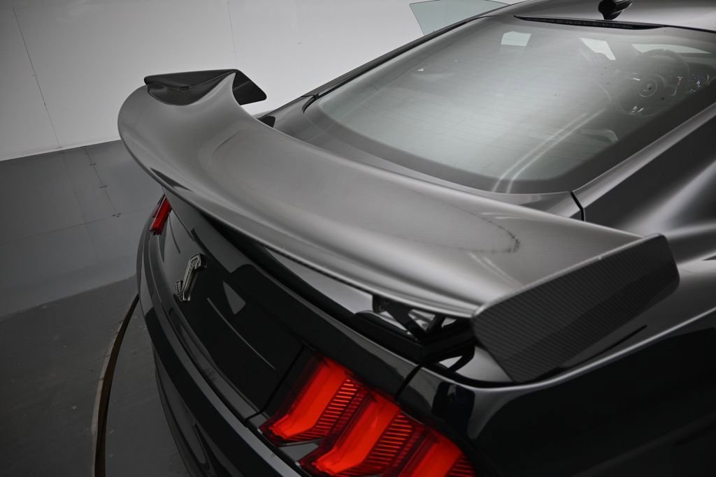 Certified 2021 Ford Mustang Shelby GT500 w/ Carbon Fiber Track Pack RWD image 19