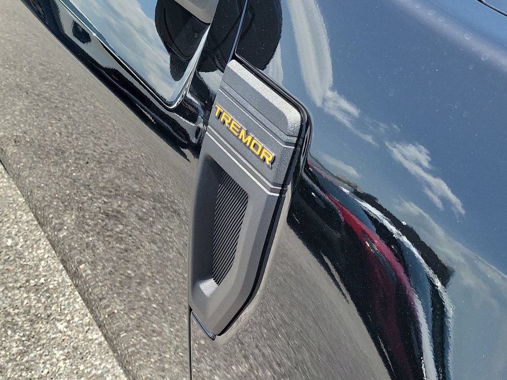 Certified 2025 Ford Maverick Tremor AWD/4WD image 9