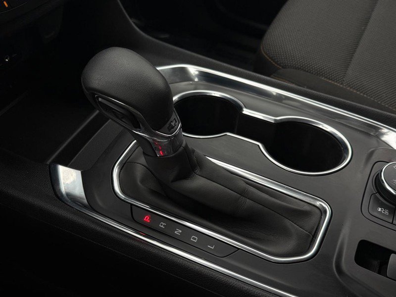 Used 2021 Chevrolet Traverse LT w/ LPO, Blackout Package image 23