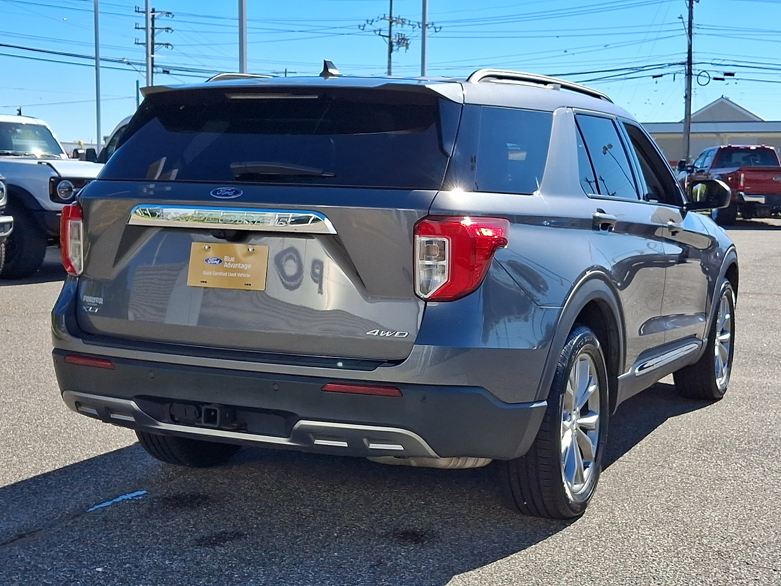 Certified 2023 Ford Explorer XLT w/ Equipment Group 202A AWD/4WD image 10