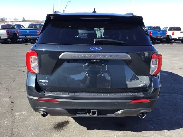 Certified 2023 Ford Explorer XLT w/ Equipment Group 202A AWD/4WD image 4