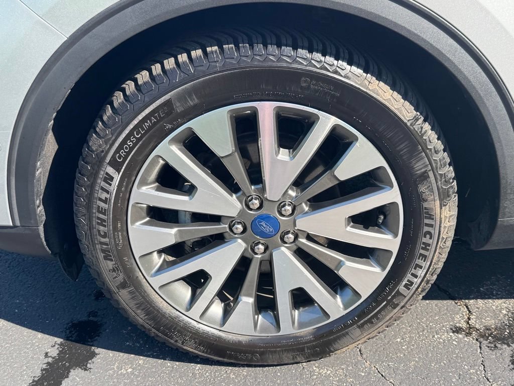 Certified 2020 Ford Escape Titanium AWD/4WD image 44