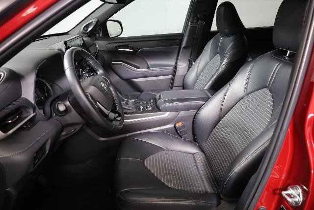 Used 2022 Toyota Highlander XSE AWD/4WD image 8