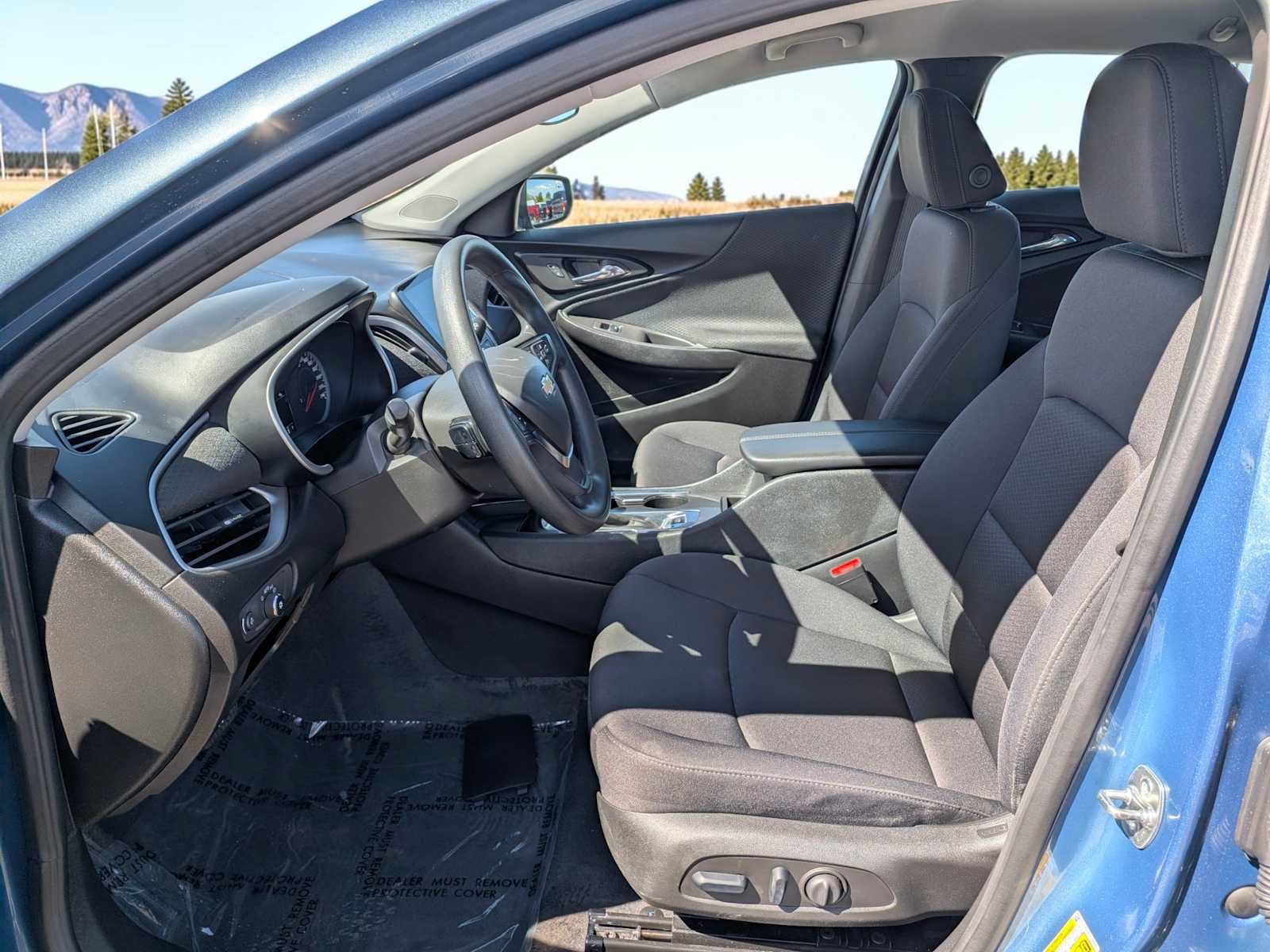 Used 2025 Chevrolet Malibu LT FWD image 14