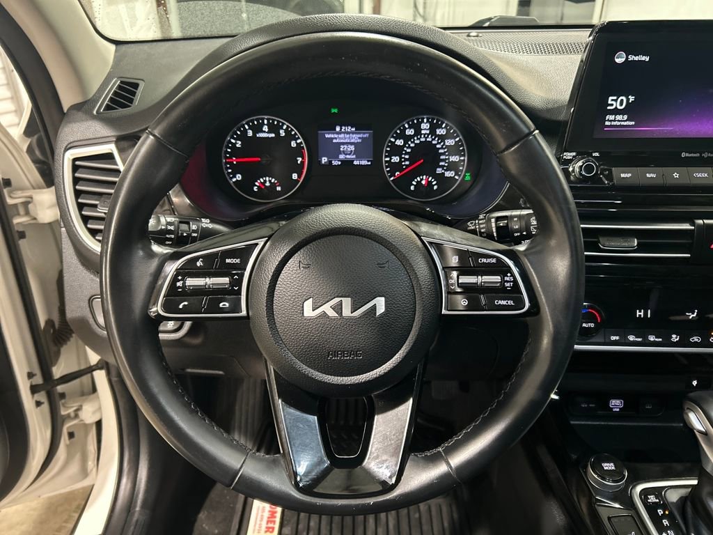 Used 2022 Kia Seltos EX image 11