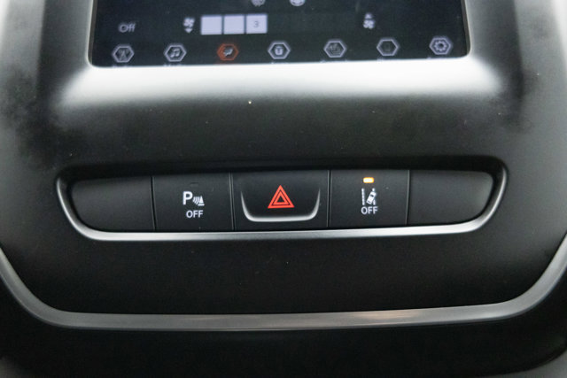 Used 2021 Jeep Cherokee Latitude Plus FWD image 33