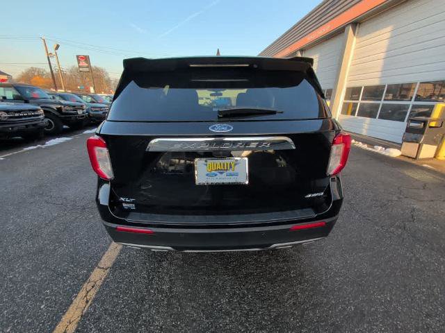 Certified 2023 Ford Explorer XLT w/ Equipment Group 202A image 4