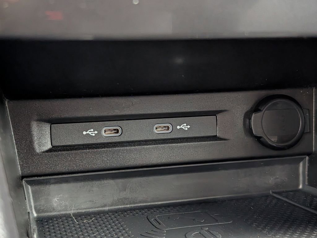 Used 2023 Volkswagen Tiguan SE image 26