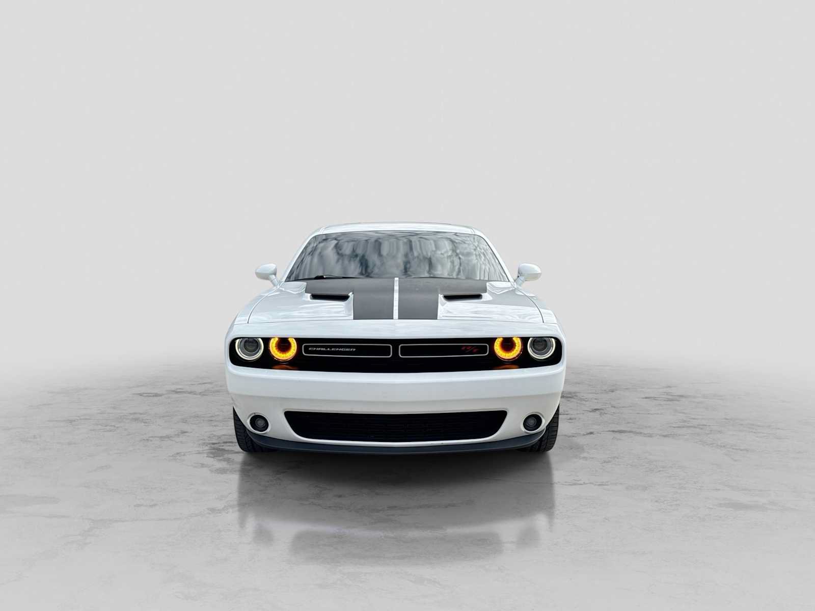 Used 2018 Dodge Challenger R/T RWD image 9