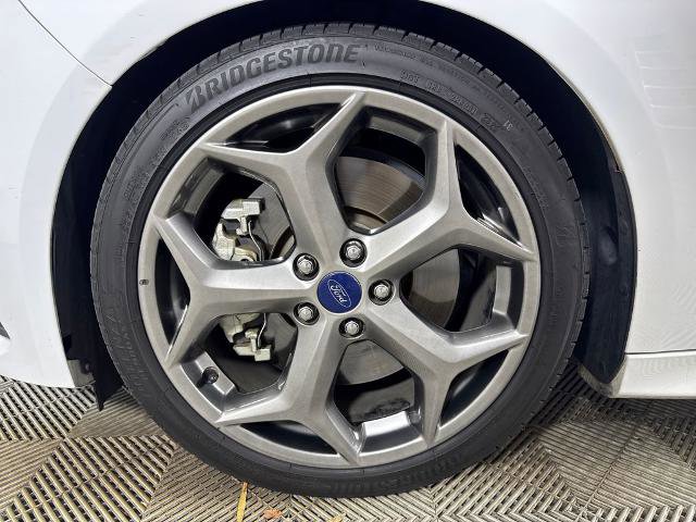 Certified 2017 Ford Focus ST FWD image 13