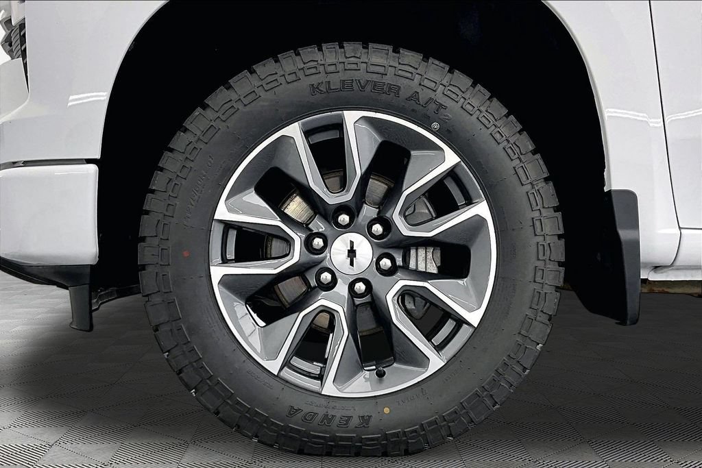 Used 2024 Chevrolet Silverado 1500 RST w/ Z71 Off-Road Package AWD/4WD image 9