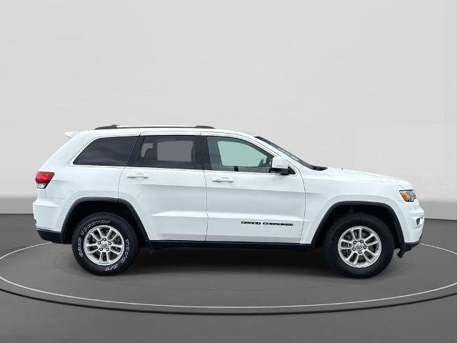 Used 2020 Jeep Grand Cherokee Laredo image 4