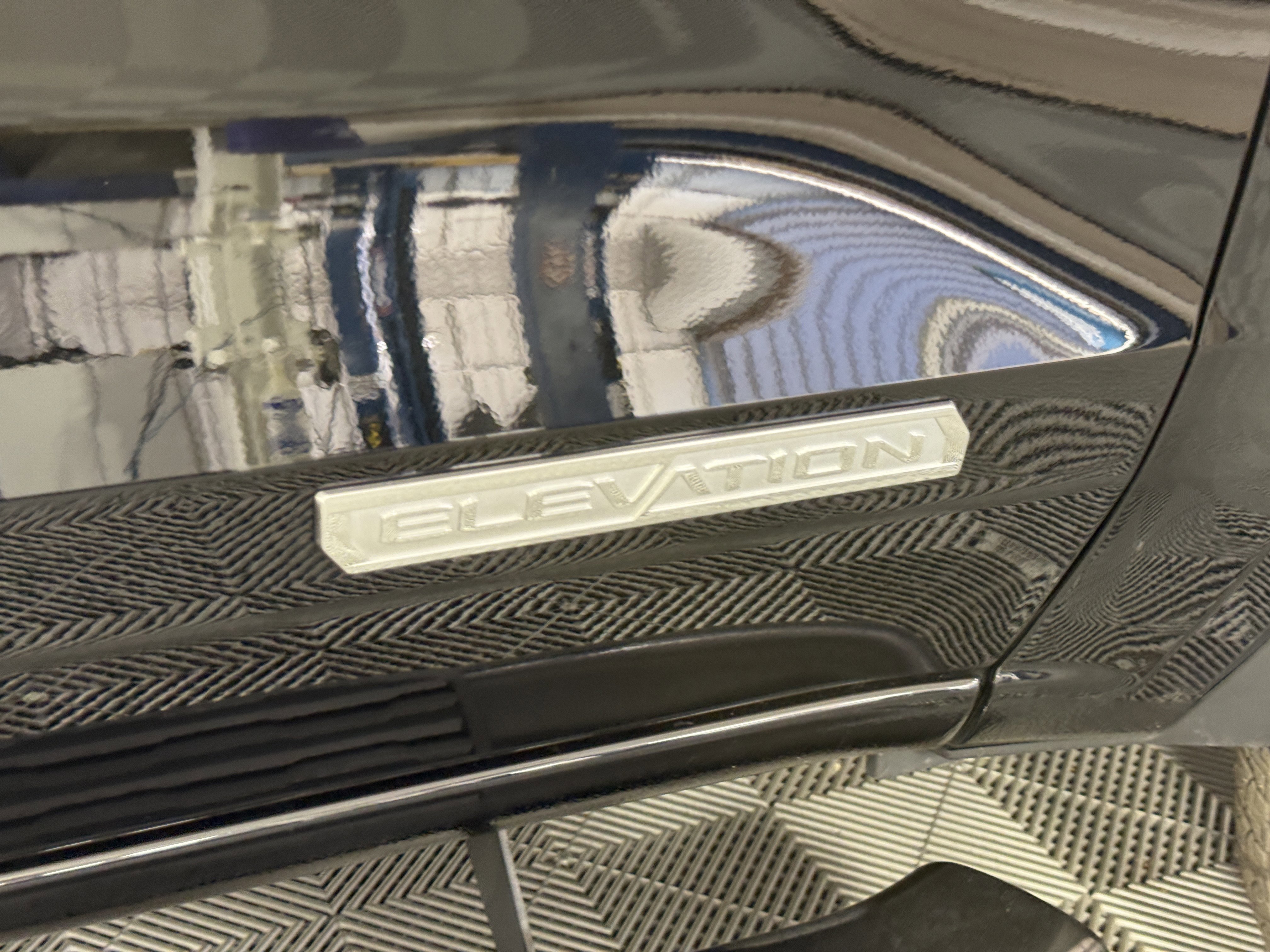 Used 2024 GMC Canyon Elevation w/ Convenience Package image 9