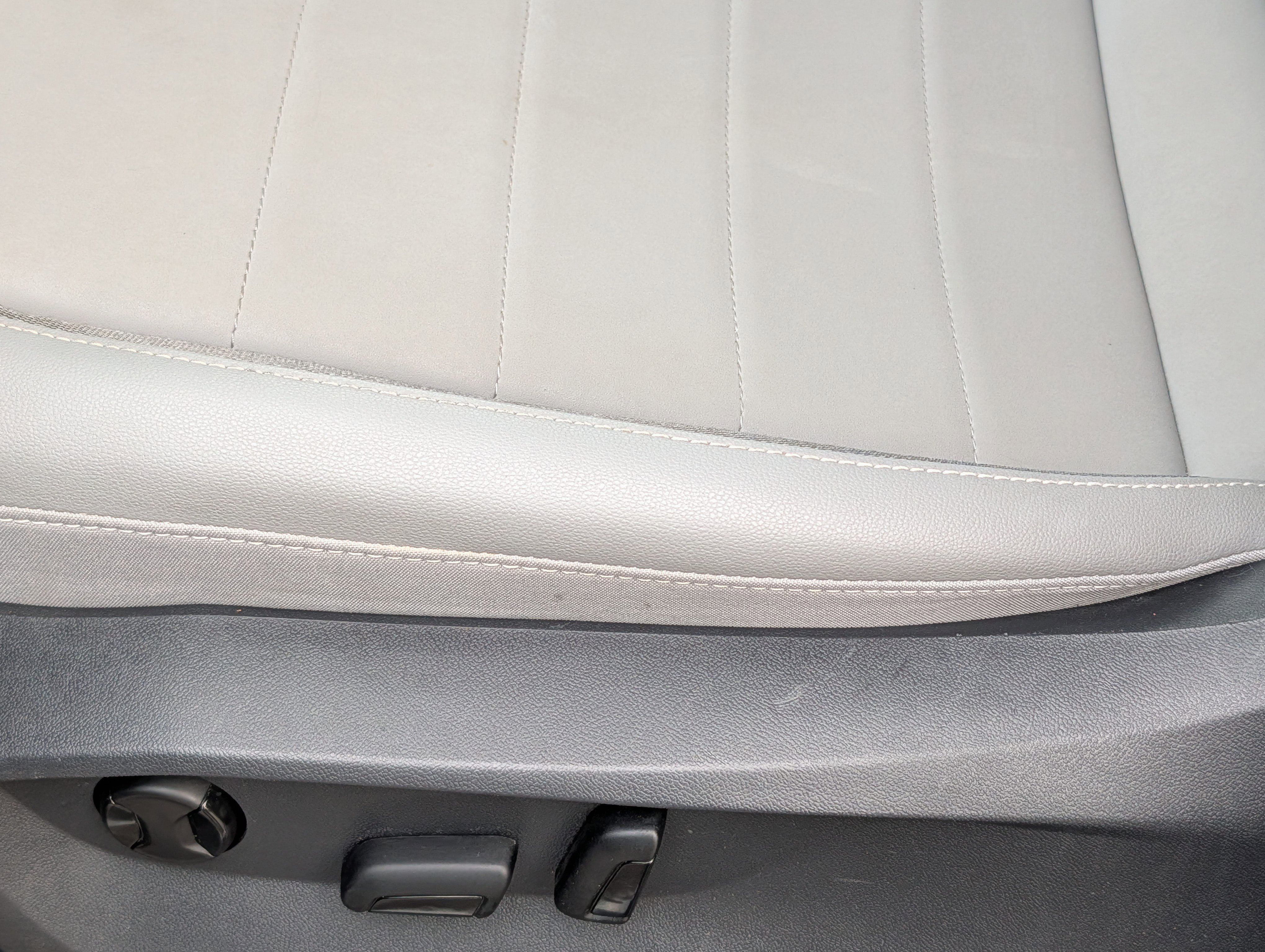 Used 2023 Volkswagen Taos SE image 11