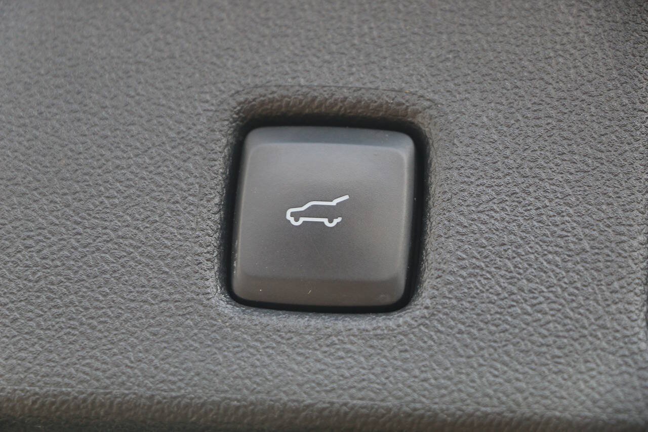Certified 2024 Ford Escape Platinum AWD/4WD image 12