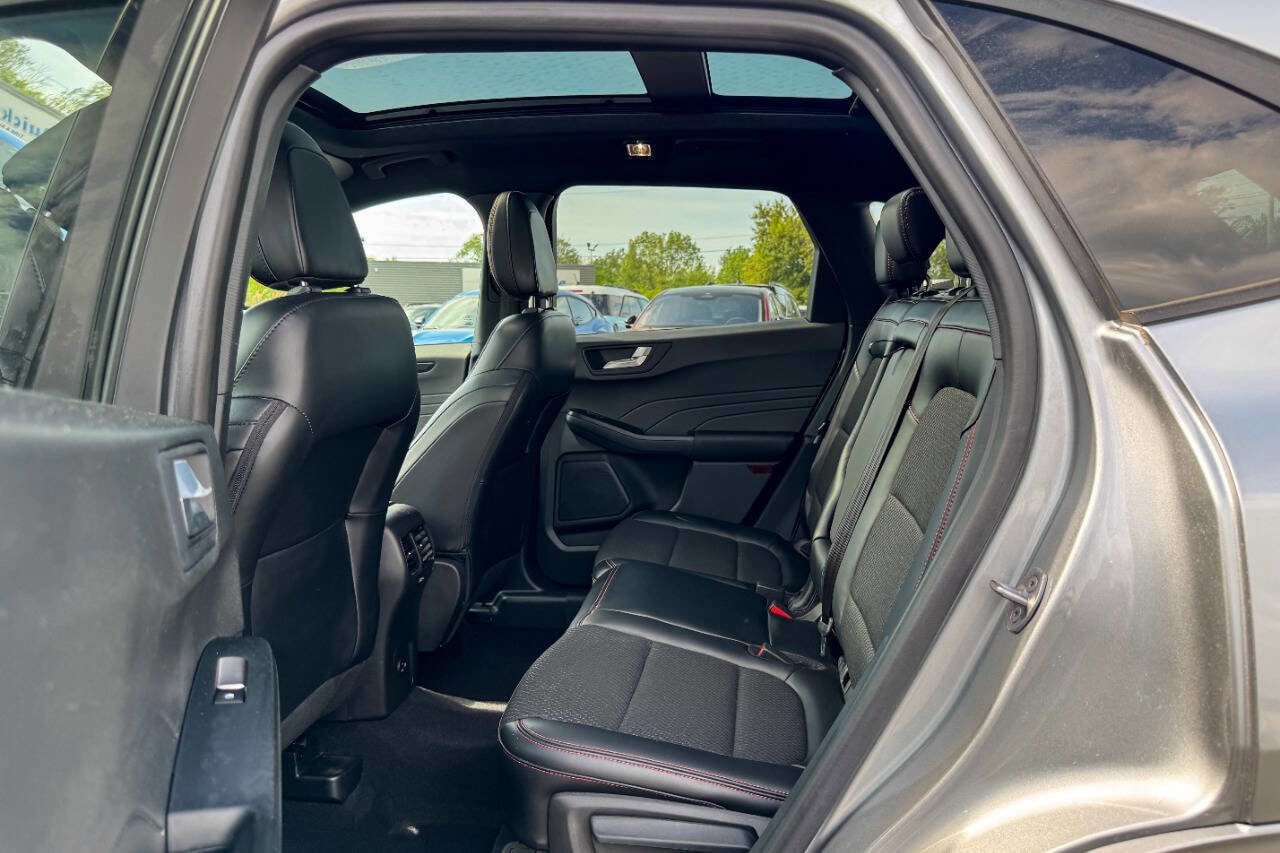 Certified 2023 Ford Escape ST-Line w/ Tech Pack #1 AWD/4WD image 19