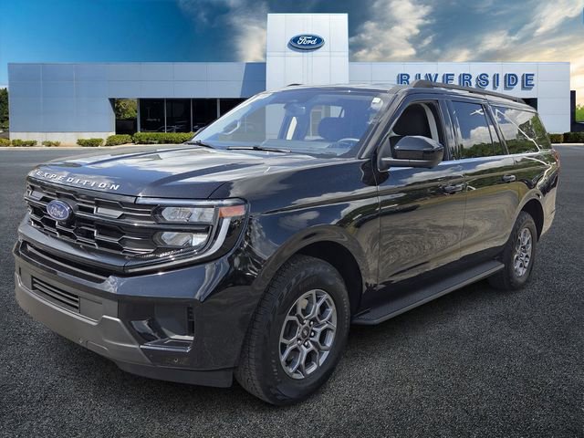 Certified 2025 Ford Expedition Max Active RWD image 3
