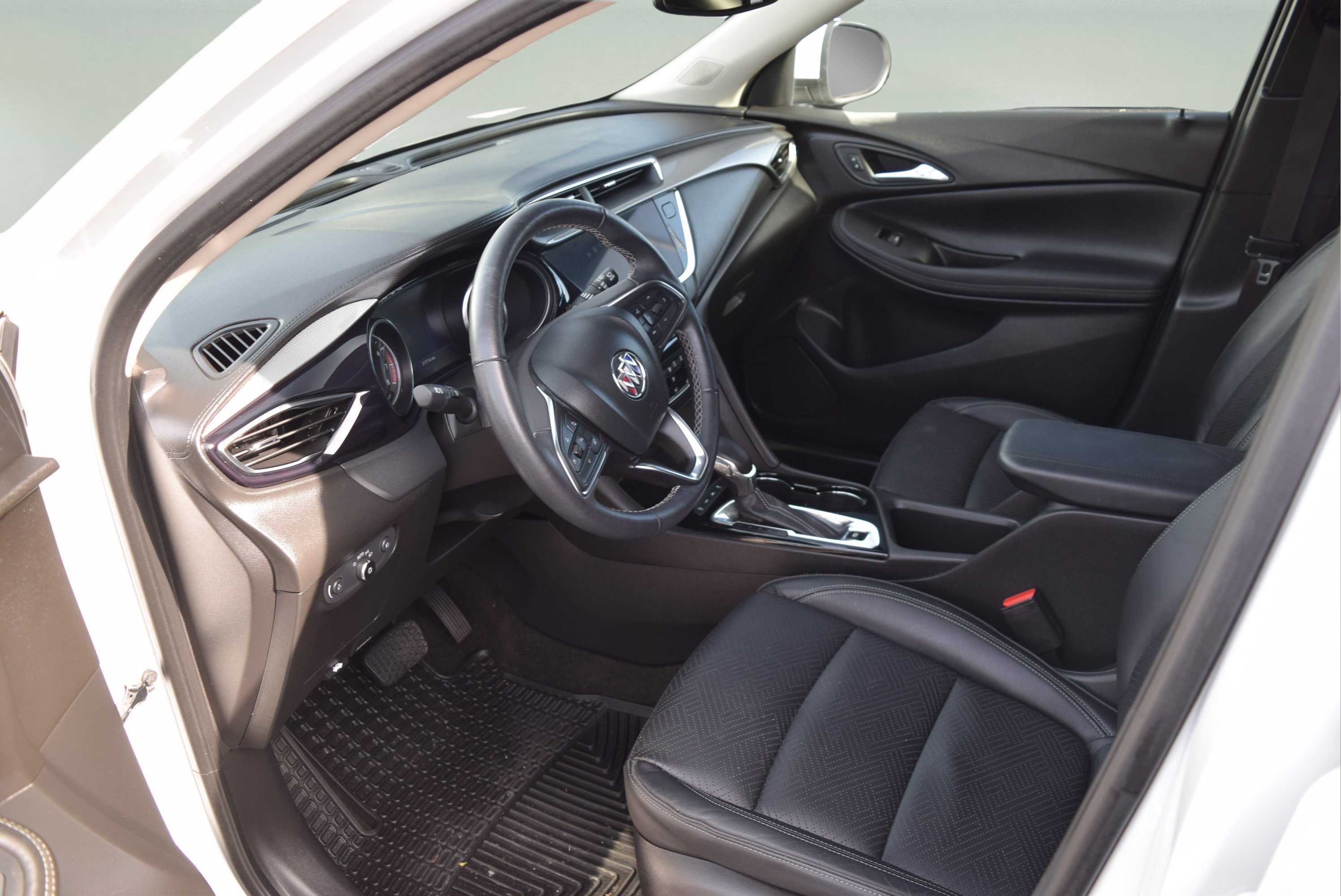 Used 2022 Buick Encore GX Essence AWD/4WD image 9