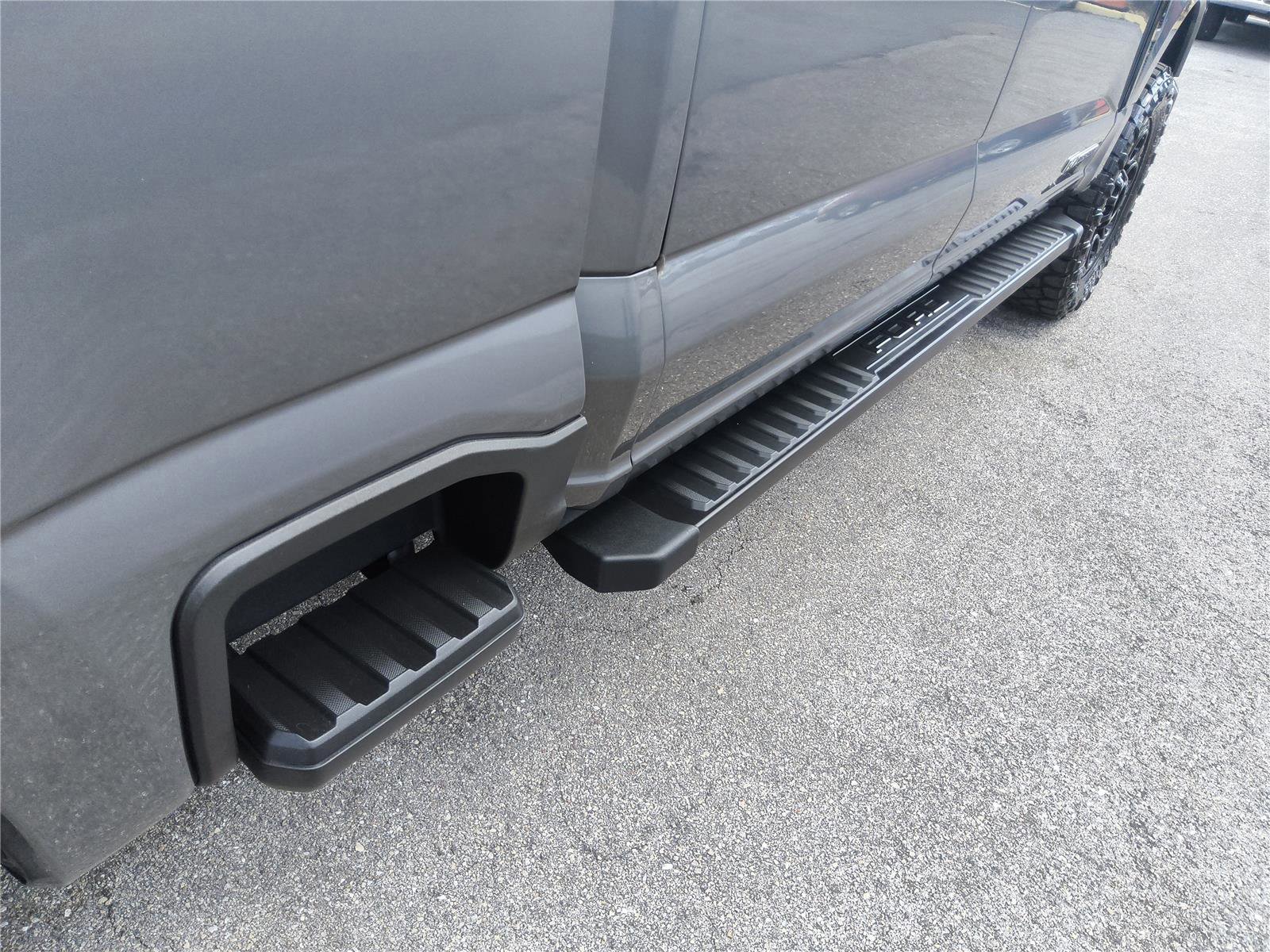 Certified 2024 Ford F350 Lariat w/ Black Appearance Package image 20