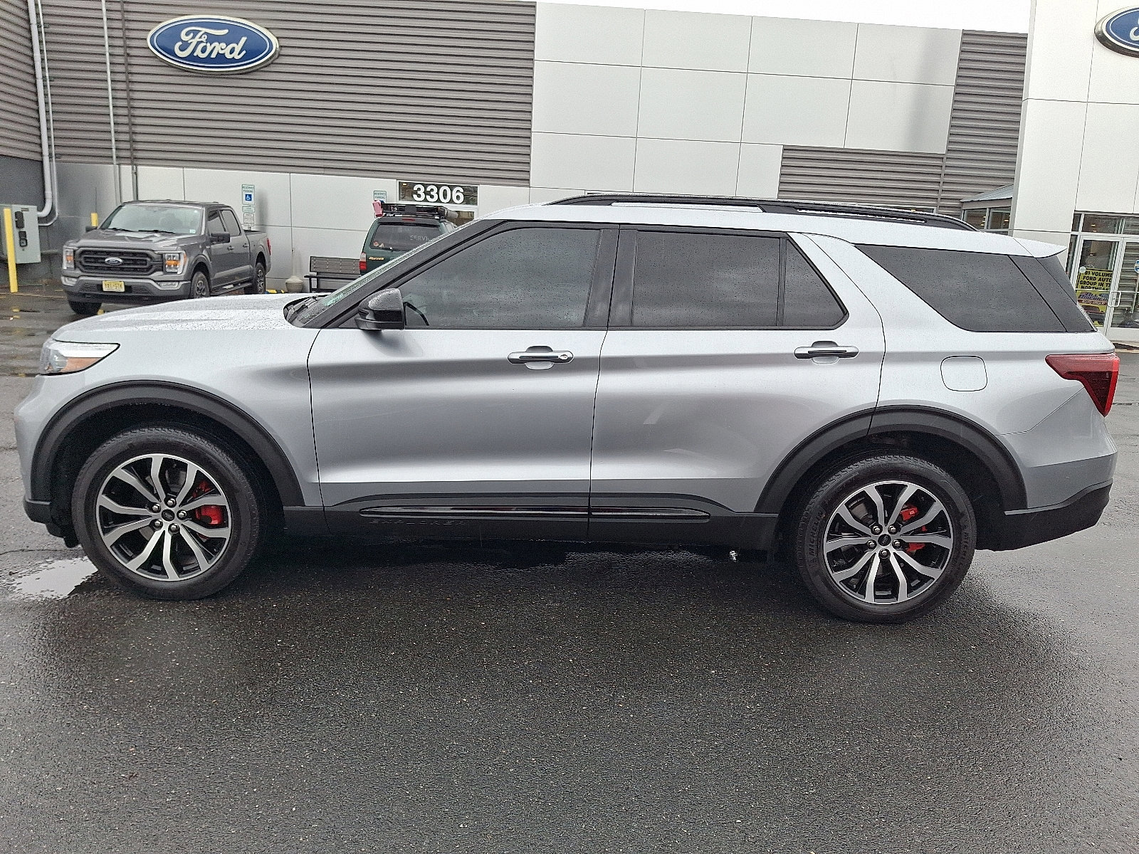 Certified 2023 Ford Explorer ST w/ ST High-Performance Pack image 9