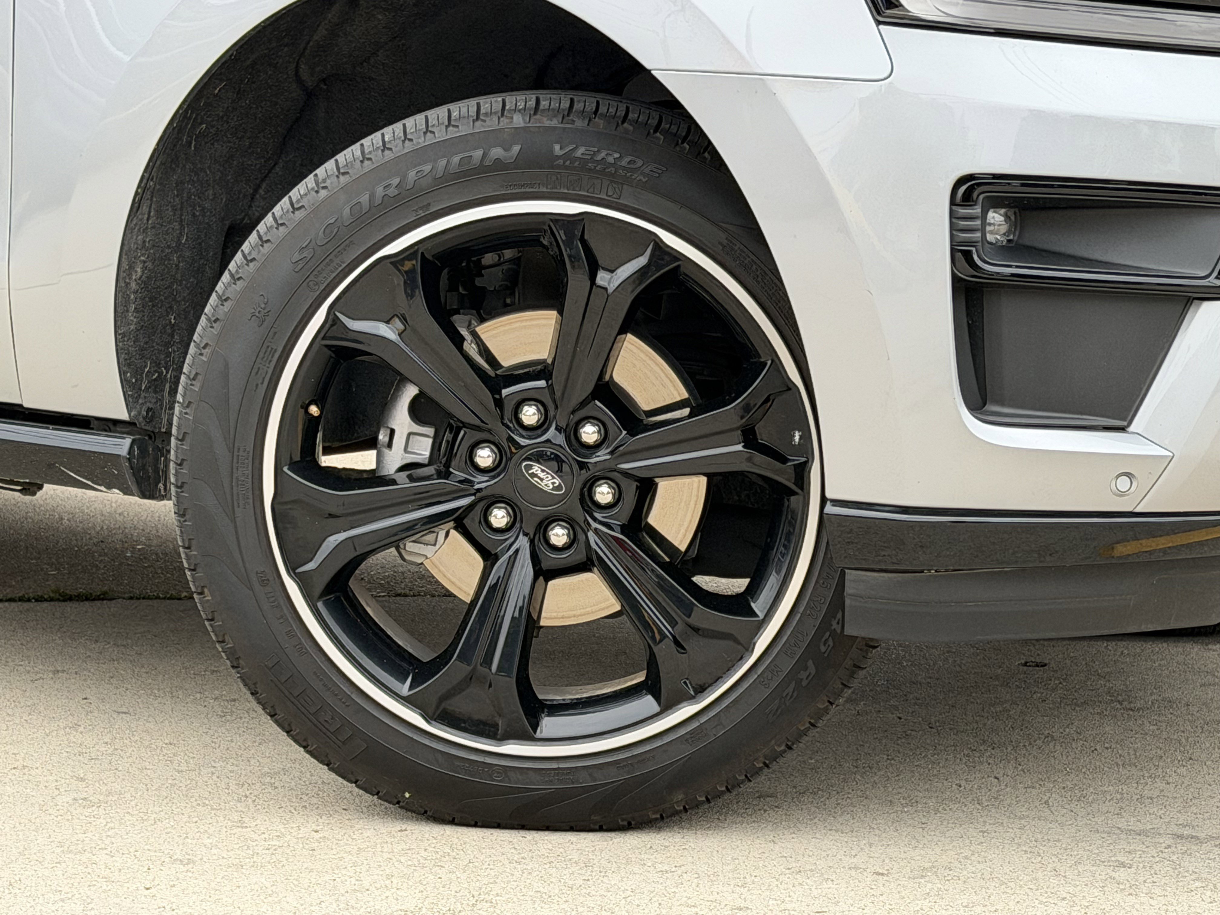 Certified 2024 Ford Expedition Limited RWD image 3