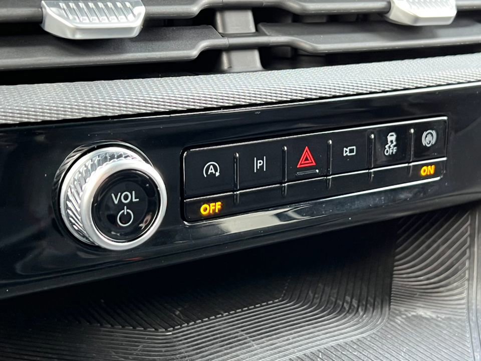 Certified 2025 Ford Explorer ST-Line image 31