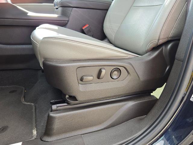 Used 2022 GMC Yukon SLT w/ SLT Premium Package image 27